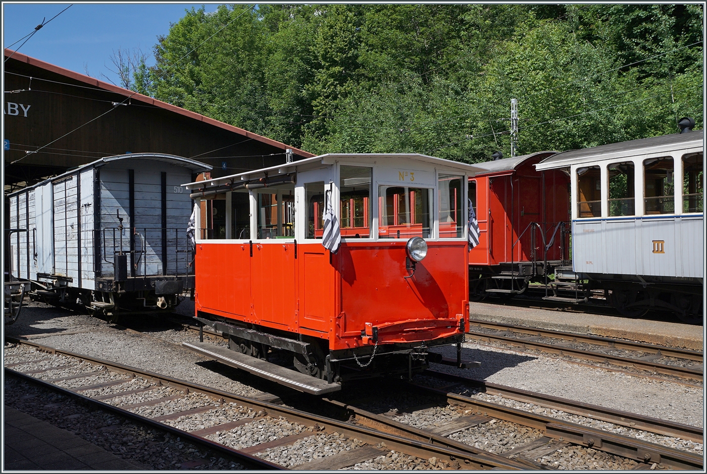 The Dm 2/2 No. 3  Biniou  of the Blonay Chamby Railway in Chaulin. A few minutes later, the Dm 2/2 No. 3 will make a special trip to Chamby for MOB connecting passengers.

June 7, 2026