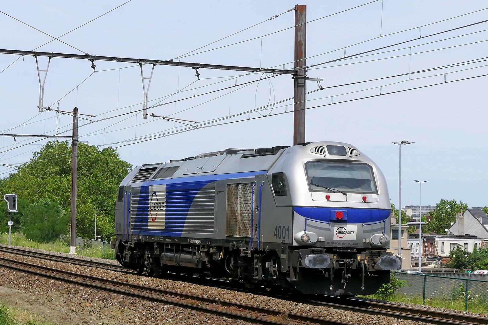 The Europorte 4001 on route to France from the port of Antwerp. Stadler Euro 4000 build in 2008 with construction N� 2505. Line 27A at Antwerp Airport. 07-07-2026