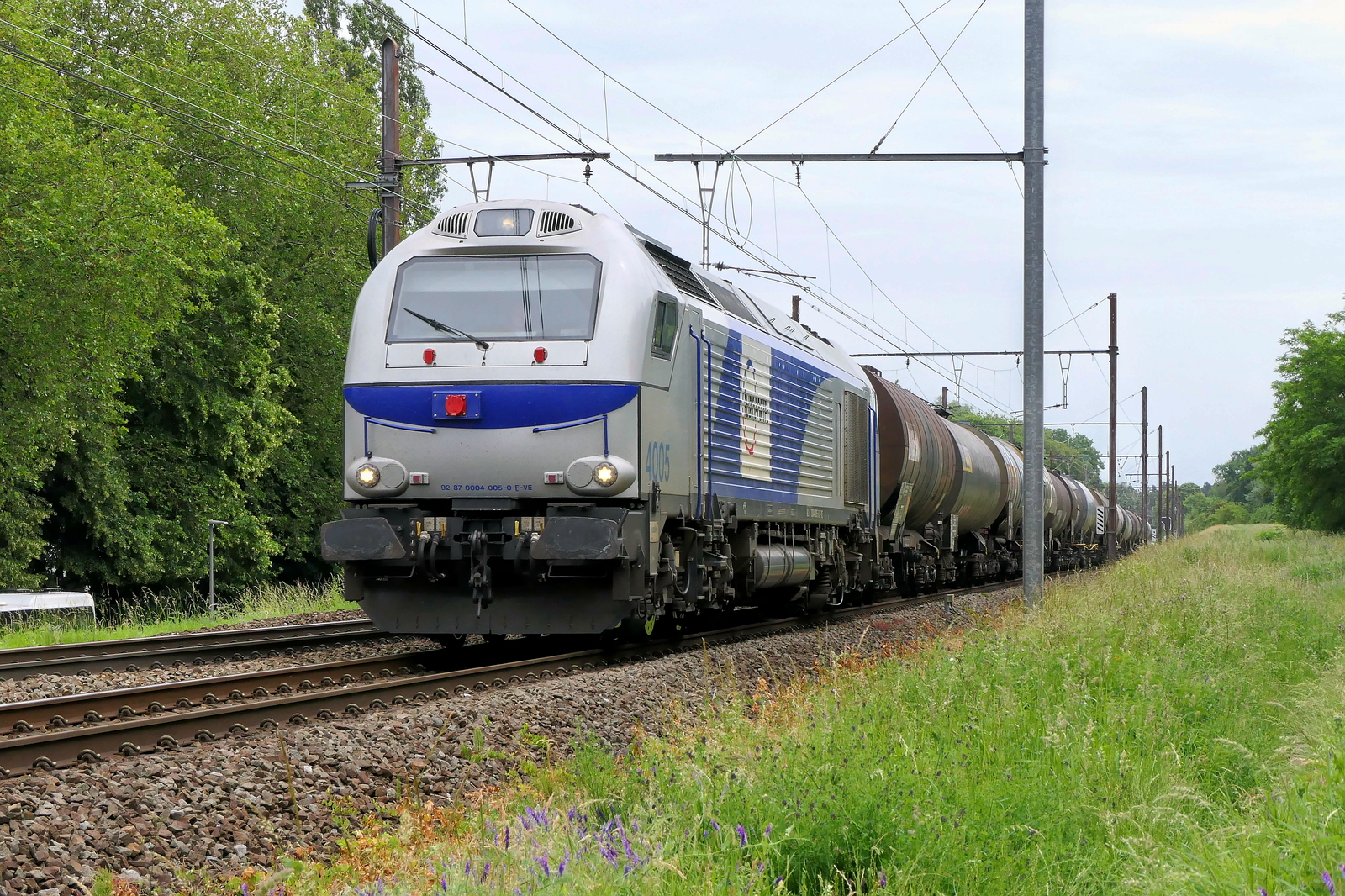 The Europorte 4005 with a tank train from France to the port of Antwerp. Vossloh-Stadler Euro4000 build in 2011 with construction N� 2509. Line 27A at Antwerp Airport. 08-06-2026