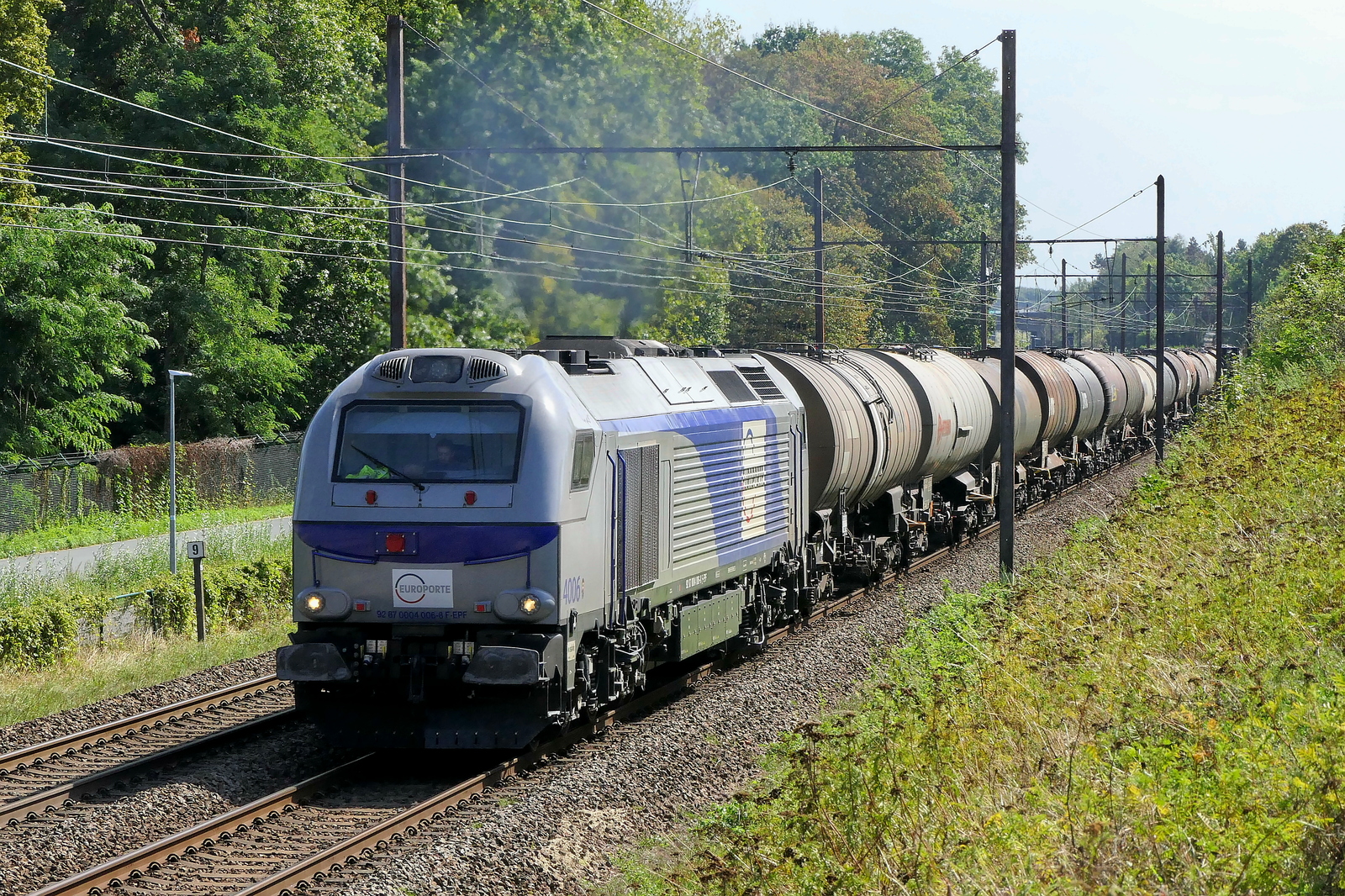 The Europorte 4006 with a tank train on route from France to the port of Antwerp.  Vossloh-Stadler Euro4000 build in 2011 with construction N� 2510. Line 27A at Antwerp Airport. 07-09-2026