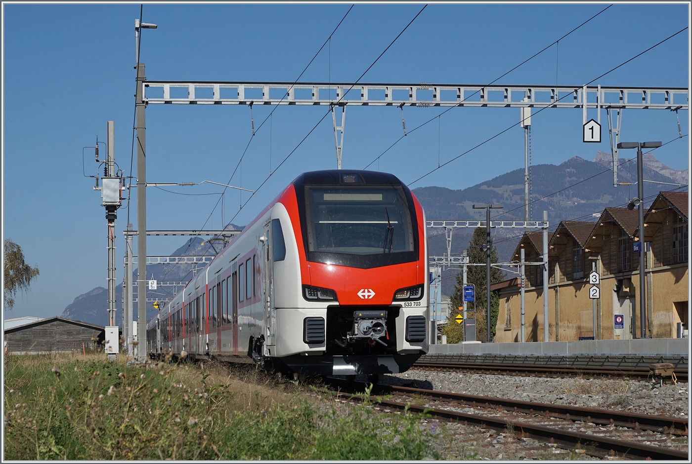 The new SBB / TMR / Region Alpes RABe 533 703 and another Flirt 4 - EVO are ready for test runs in Bex.

October 30, 2024