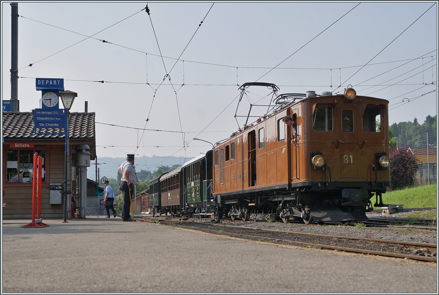 The RhB Bernina Railway Ge 4/4 81 of the Blonay Chamby Railway is waiting in Blonay for departure to Chaulin.

June 9, 2025