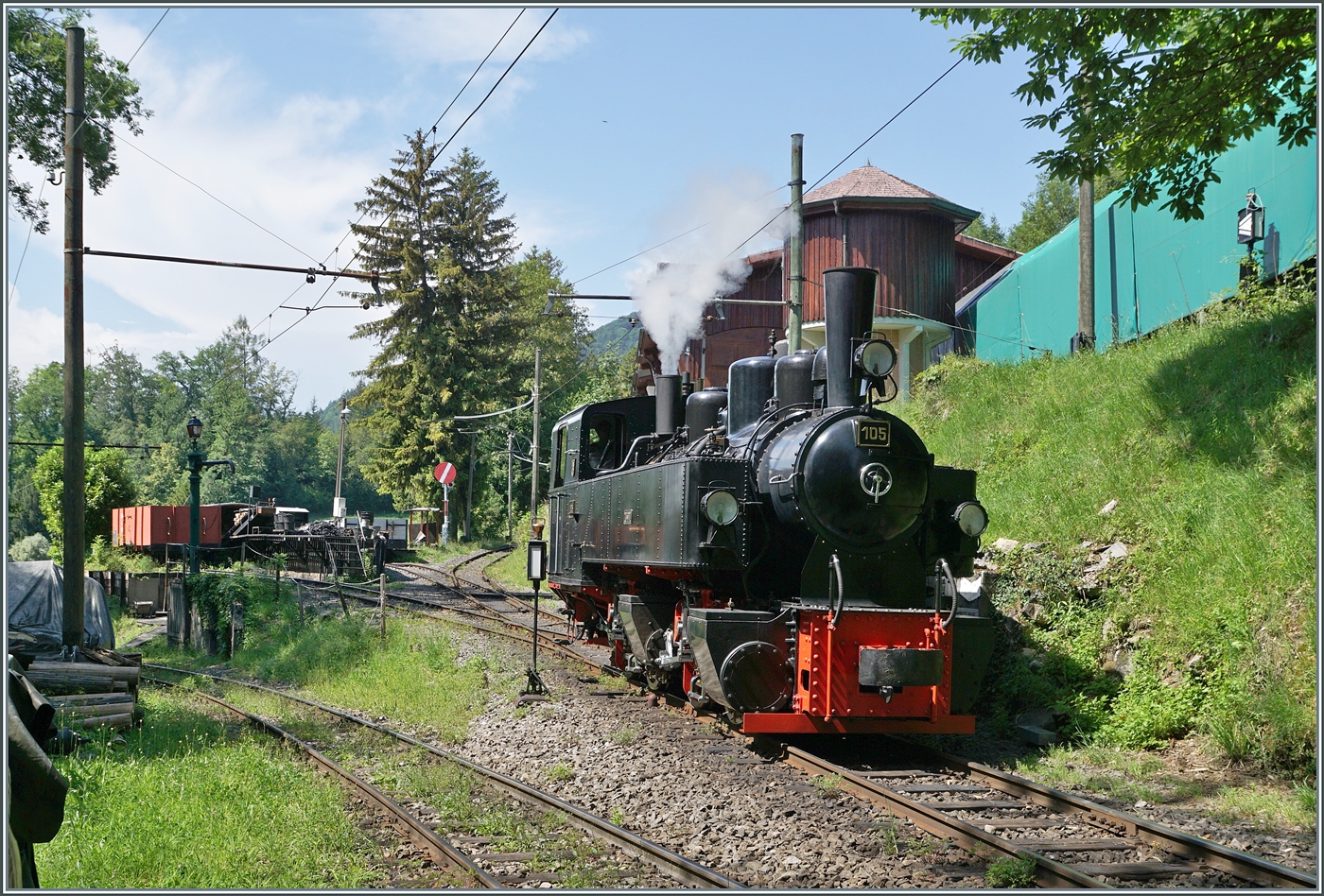 The SEG G 2x 2/2 105 is shunting in the locomotive servicing area of Chaulin to take over its train at Chaulin Musée.

June 21, 2026