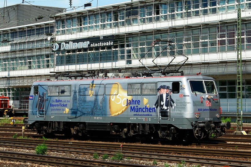 111 027-9 on 6.8.2008 in Regemsburg station.
