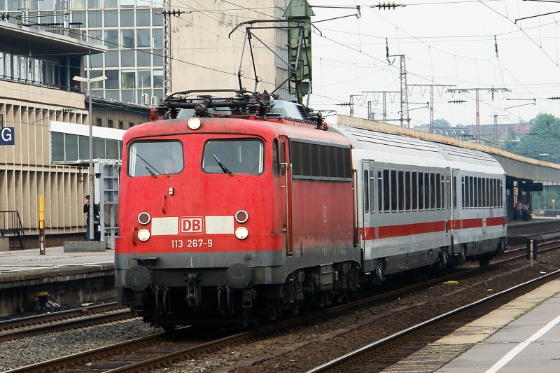 113 267-9 with two IC car at Essen main railway station.