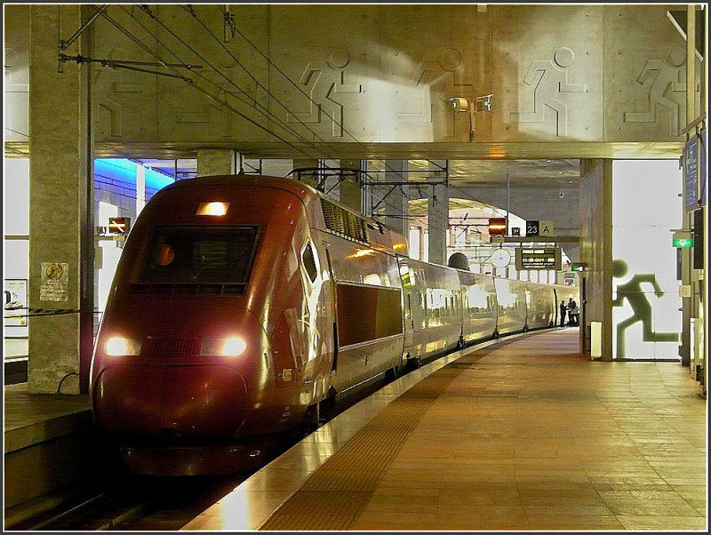 A PBKA Thalys unit is arriving at Antwerpen Centraal coming from Amsterdam on September 13th, 2008.