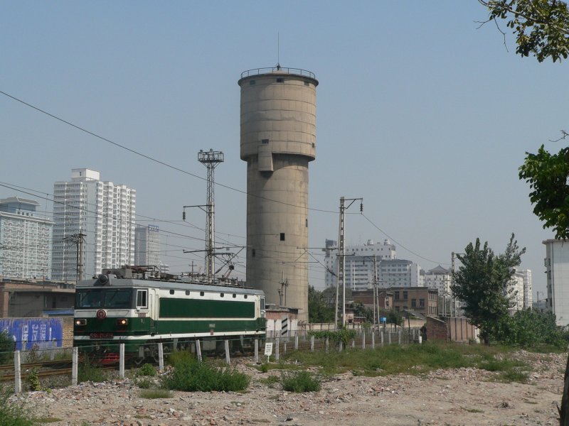 A single electric unit in Xi'an, 2007