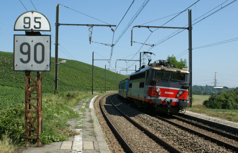 BB 25 553 with local train genve - Bellegarde by Russin. 
27.08.2009