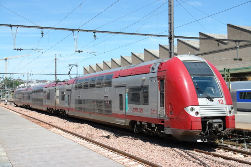 CFL 2212 in Luxembourg Central Station.
