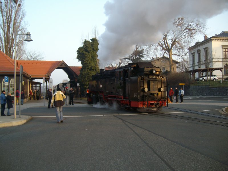 Dampflok der Zittauer Schmalspurbahn Beim rangieren am Zittauer Bahnhofsvorplatz 30.12.2008