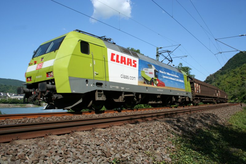 DB 152 005-5  CLAAS  with freight train at the Rhein river on 16.7.2009 near Braubach.
