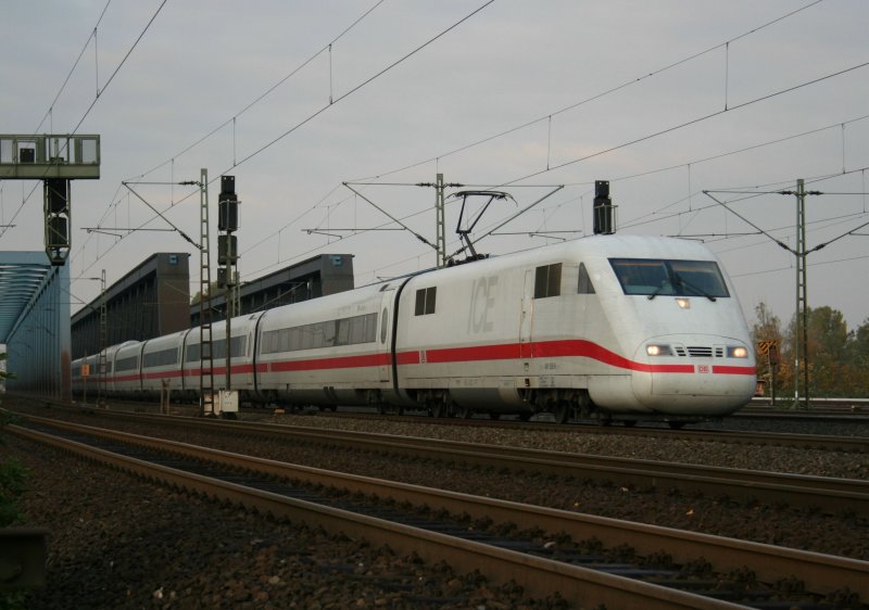 DB 401 555-8  Rosenheim  crosses on 18.October 2008 the Bridges over the Sderelbe towards Hamburg-Harburg. 