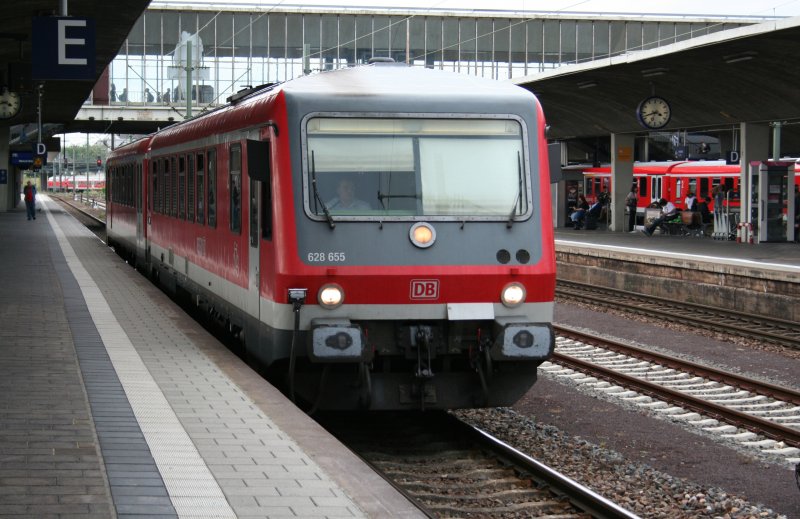 DB 628 655 as RB towards Wiesloch-Walldorf at Heidelberg main station on 13. July 2009. 
