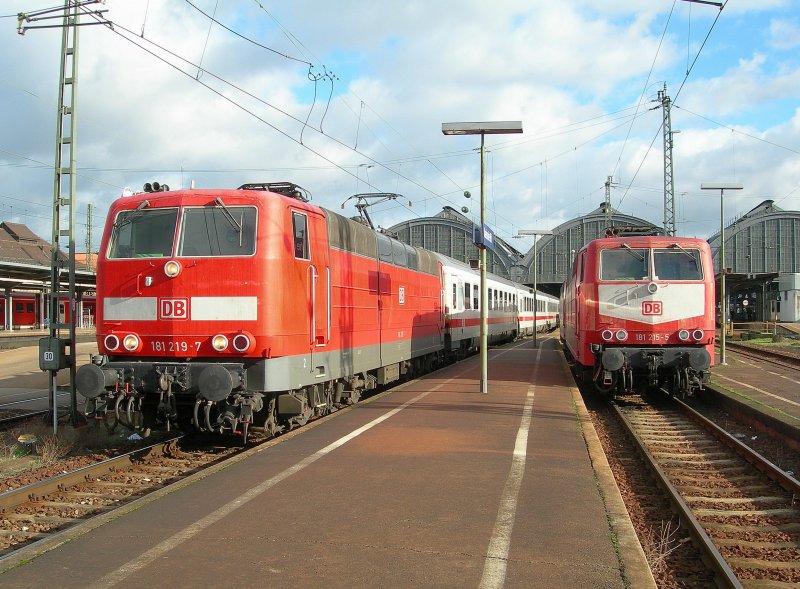 DB E 181 219-7 (with EC to Paris) and E 181 215-9 in Karlsruhe. 
21.01.2007 