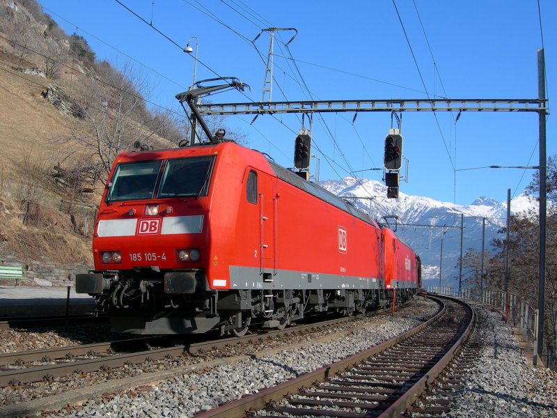 DB E 185 105-4 and an other one wiht a heavy cargo train by Lalden on the BLS south ramp. 
16.02.2008