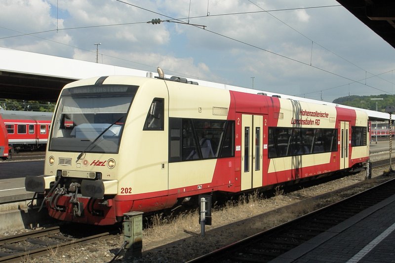 HZL 202 is just arrived in Ulm Central Station and is just parked. 
 8/7/2009