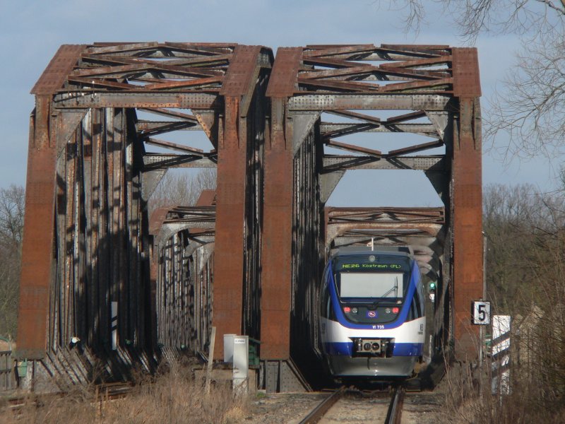 Leaving Germany - Line NE26, starting in Berlin Lichtenberg, ends in Kostrzyn, Poland. Duration is about 70 minutes, you can use Brandenburg-Berlin-Ticket (about 26 Euro).