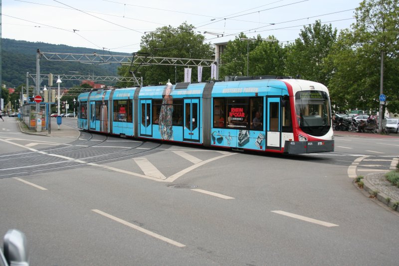OEG line 5r with OEG RNV6 4125  Rhein-Neckar-Zentrum  on 13.07.2009 in front of Heidelberg main station. 
