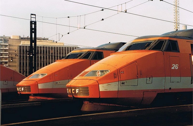 Oranges TGV noses in Paris 
06.02.1985
(scanned analog photo) 