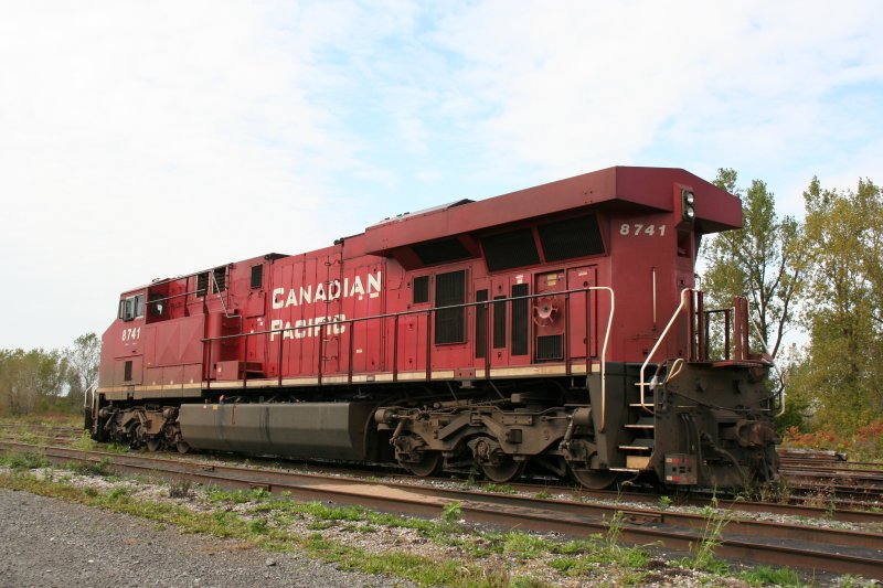 Portrait of CP ES44AC 8741 on 3.10.2009 at Fort Erie. 
