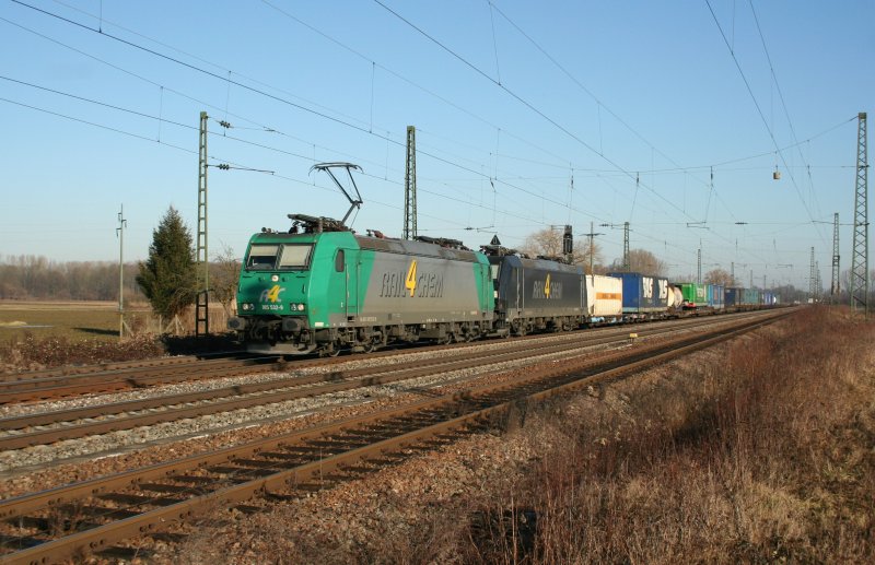 RAIL4CHEM 185 532-9 and 185  571-7 with an freight container train on 25. January 2009 at Niederschopfheim.

