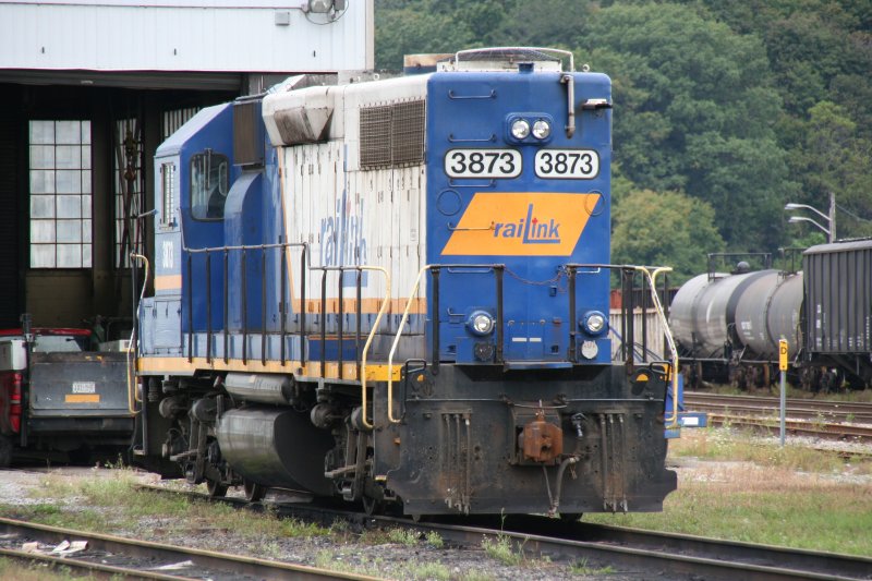 RailAmerica Ottawa Valley Railway GP38 1359 (former Maine Central 258, OVR 2000) on 3.10.2009 at Hamilton CN yard.