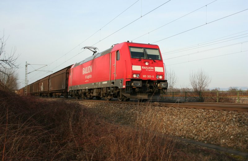 RAILION 185 303-5 with freight train on 25.02.2009 between Appenweier and Windschlg. 
