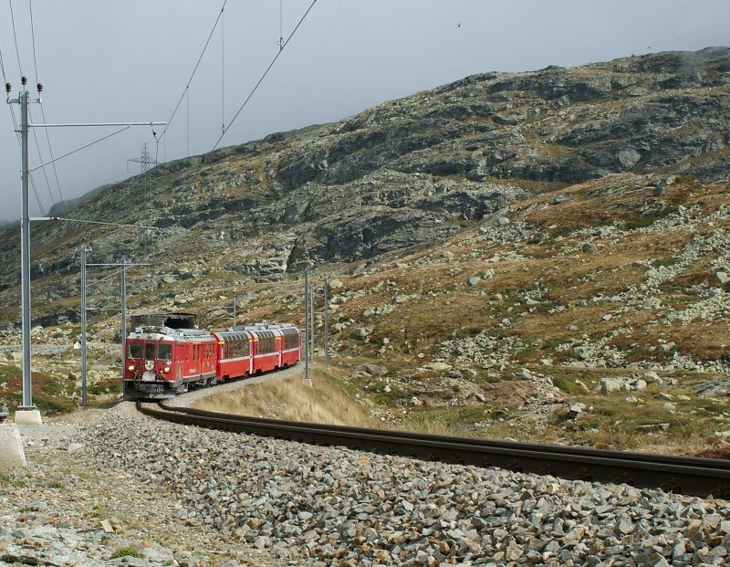 RhB Bernmia Express between Ospizio Bernina and Alp Grm.
18.09.2009 
