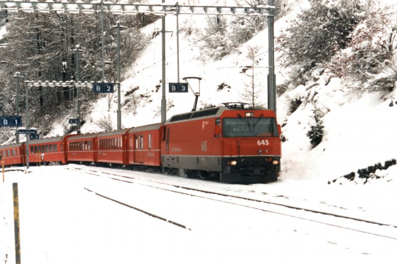 RhB Ge 4/4 645 on 14.12.1997 at Bergn.
