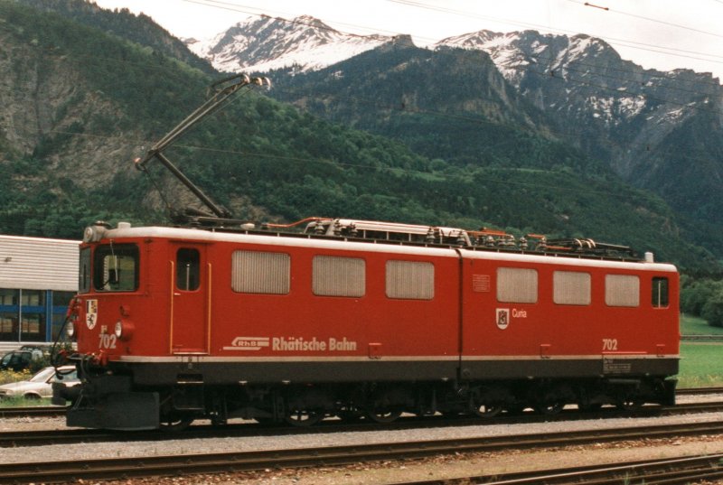 RhB Ge 6/6 702 on 17.05.1999 at Zizers. 
