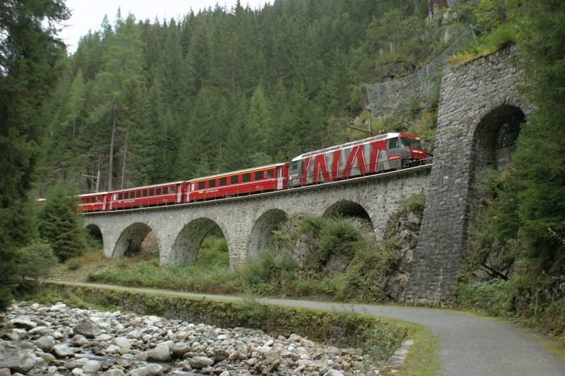 RhB local service near the station Davos Monstein.
19.09.2009