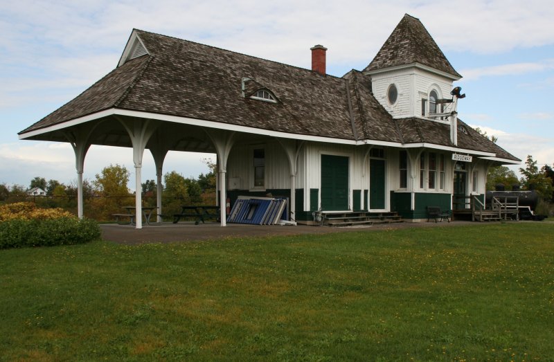 Ridgeway station (Fort Erie Railroad Museum) on 3.10.2009 at Fort Erie.
