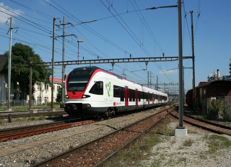 SBB 521 016-6 with S3 towards Laufen on 27.8.2008 at Pratteln.