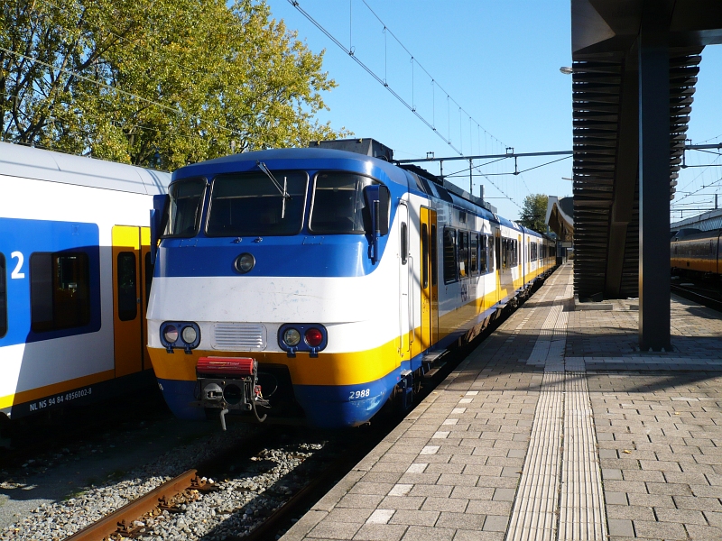 SGM-III number 2988 in Rotterdam Centraal Station 14-10-2009.