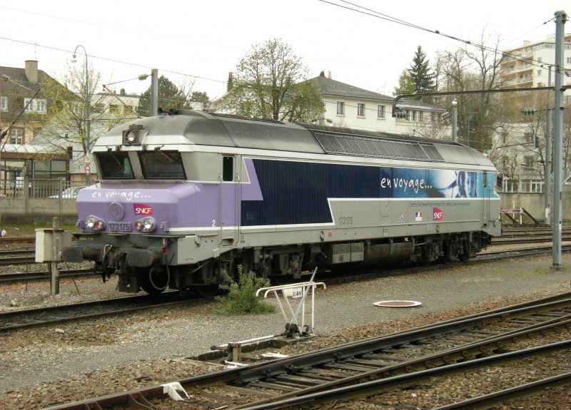 SNCF CC 72175 in the long distance SNCF colours in Mulhouse 
08.04.2008
