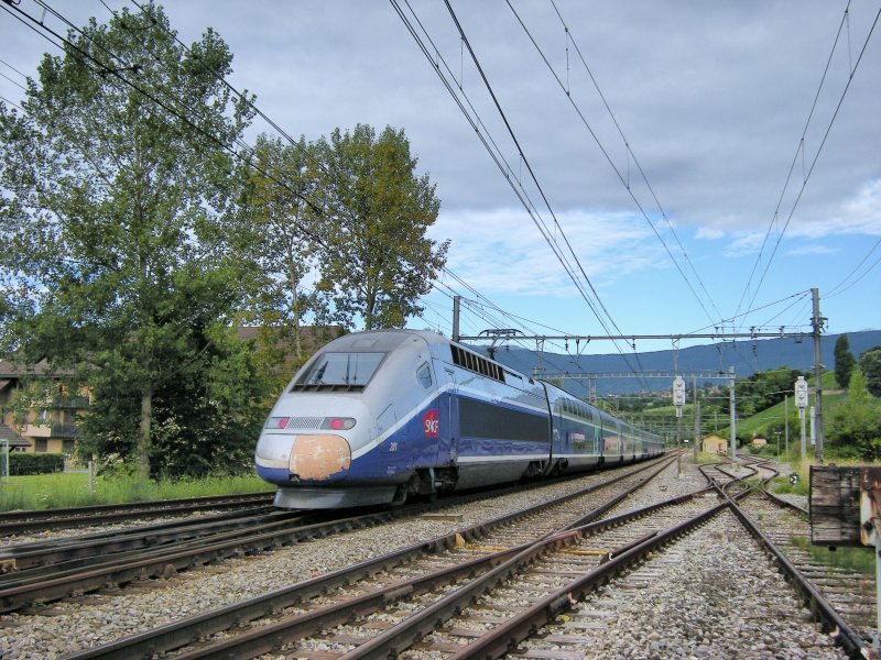 TGV Duplex to Marseille in La Plaine. 
05.08.2009