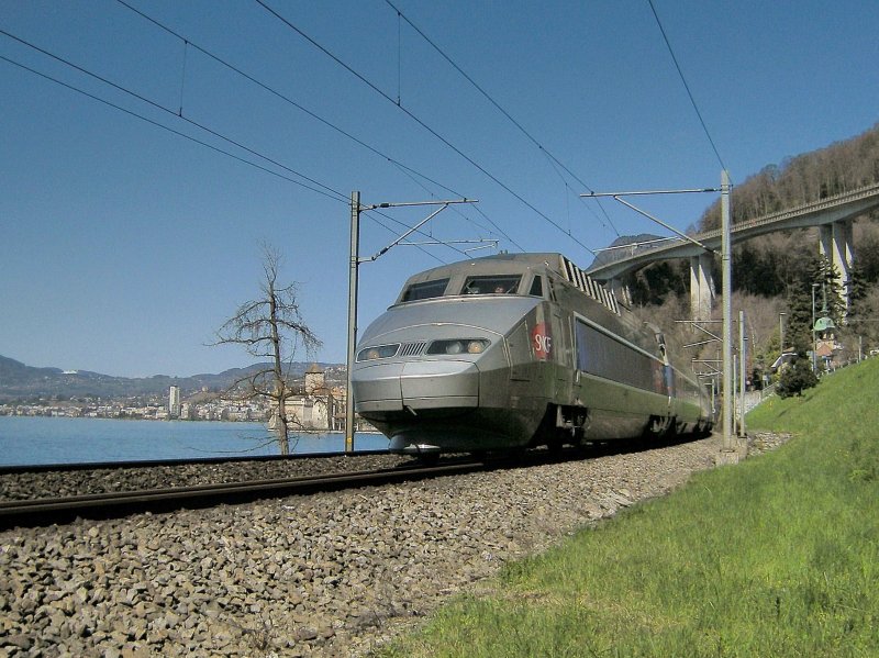 TGV from Paris to Brig by the Castle of Chillon.
29.03.2008

 
