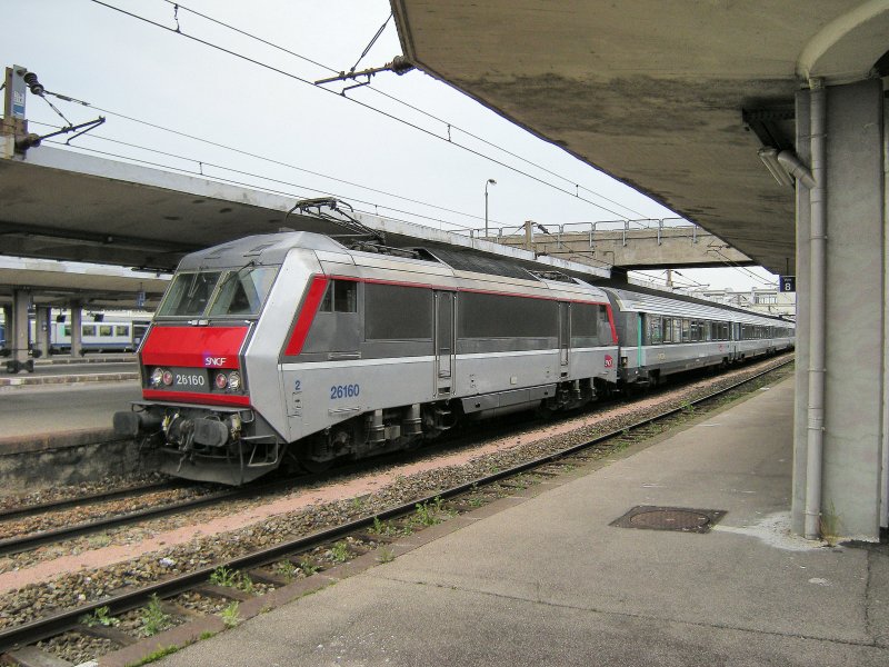 The SNCF BB 26 160 (Sybic) with a  Train  grand ligne  (long distance train to Lyon in Mulhouse.
08.04.2008