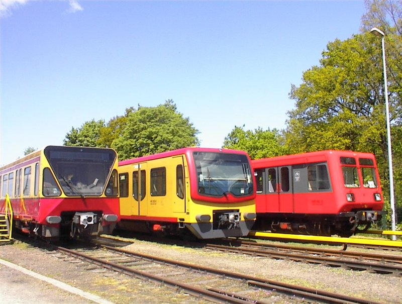 These are the actual classes used in Berlin (from left to right): Class 480 (West-Berlin), class 481 (built in the 90's) and class 485 (East-Berlin).