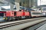 ÖBB 2070 026 shunts at the photographically tricky station of Wien hbf on 2 June 2015.