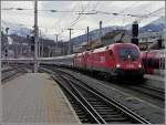 1016 double header is arriving at the main station of Innsbruck on December 22nd, 2009.