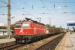 On 22 May 2002, BB 1044 121 with freight passed Brck an der Leitha.