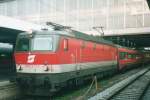 BB 1044 270 waits at Mnchen Hbf for departure on 28 December 2003.