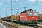 On 18 June 2001, ÖBB 1044 107 leaves Buchs SG for Austria.