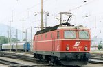 ÖBB 1044 071 runs round at Buchs SG on 18 June 2001.