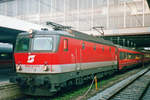 On 25 May 2004 ÖBB 1033 270 stands with a Vienna bound IC service at München Hbf.