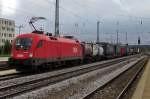 On 17 September 2015 ÖBB 1116 276 passes Regensburg Hbf.