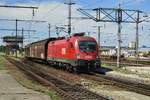 Block train with 1116 110 enters Wels Hbf on 8 May 2018. 