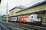 On 30 May 2004 ÖBB 1116 246 recruits for the Austrian Army at Salzburg Hbf.