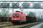 In the pouring rain, 1116 173 departs from Breclav with a mixed freight for Gramatneusiedeln on 22 May 2007.
